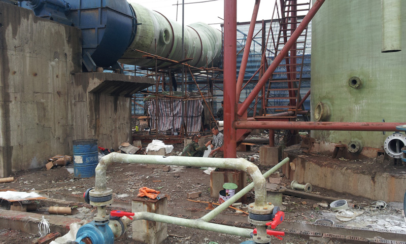 外循環(huán)管道施工中 外循環(huán)管道施工中